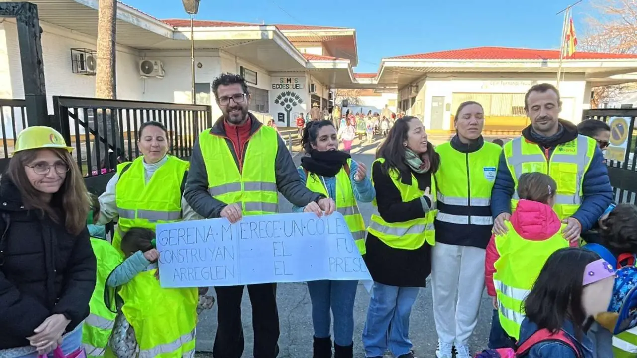 manifestaci&oacute;n colegio Gerena