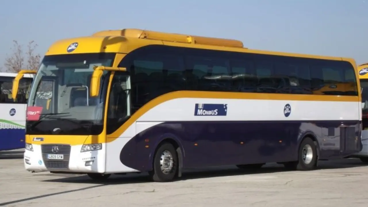 Monbus. Imagen de archivo.