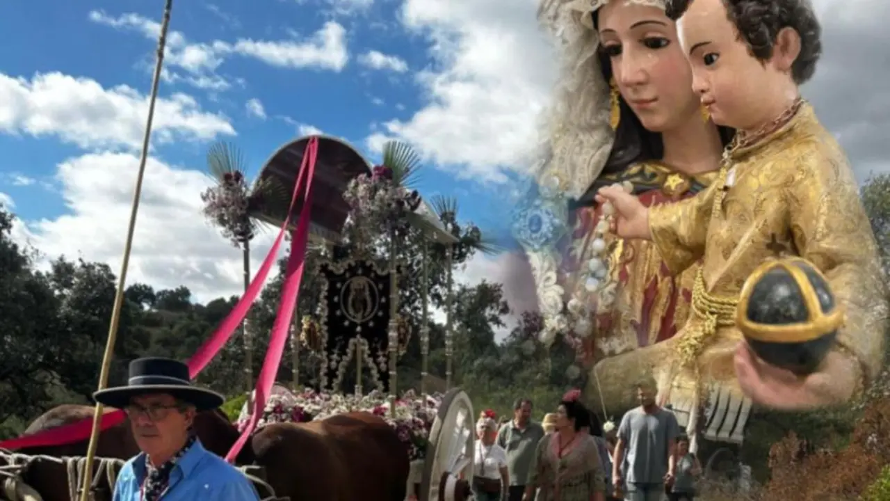 Romeros acompa&ntilde;an al simpecado de la Virgen del Rosario durante la tradicional romer&iacute;a de Las Pajanosas.