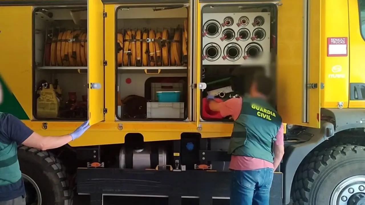 Material intervenido por la Guardia Civil procedente de INFOCA.