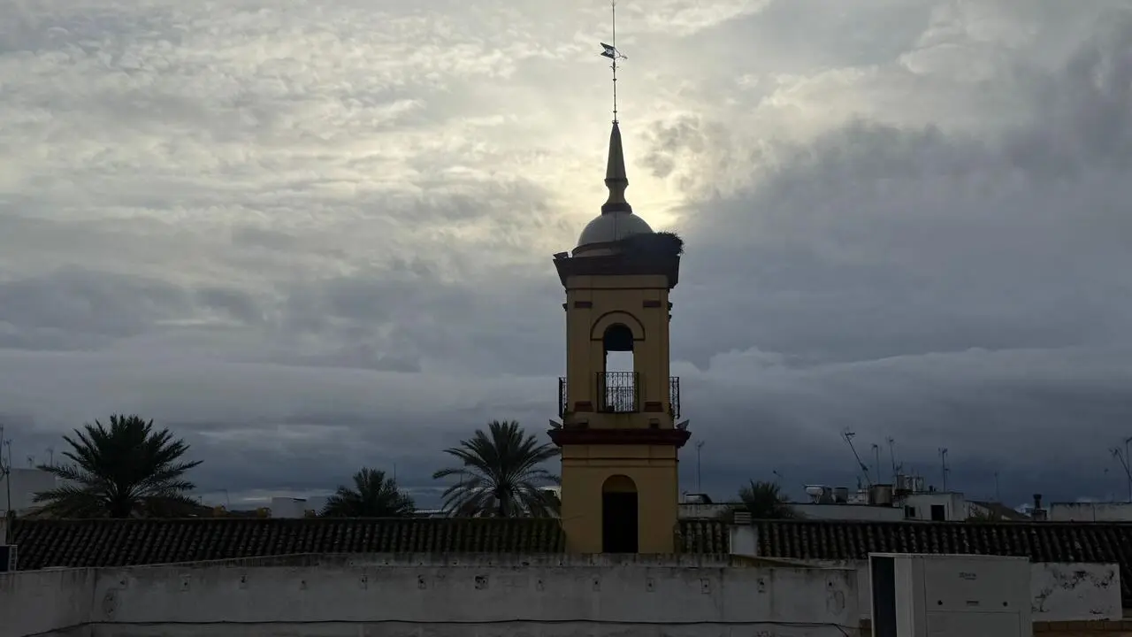 Cielo nuboso de Arahal. Fuente: Carmen Gonz&aacute;lez.