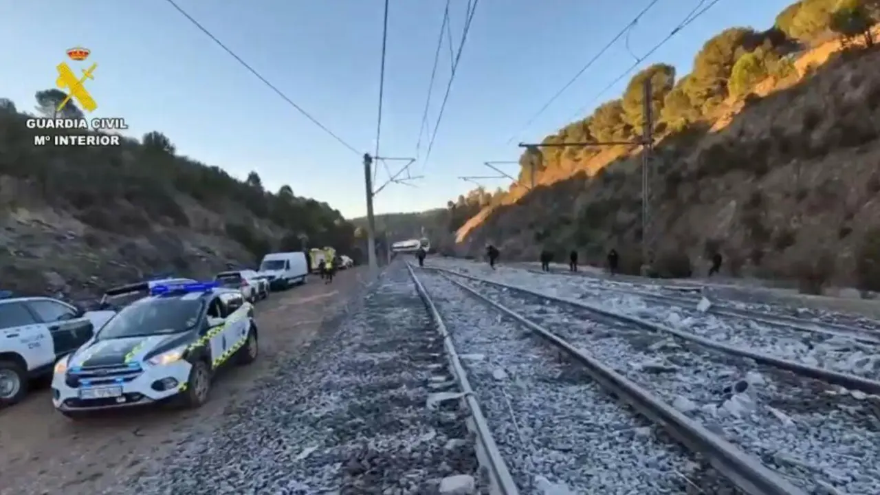 V&iacute;as ferroviarias en el entorno de Adamuz. Imagen de la Guardia Civil.