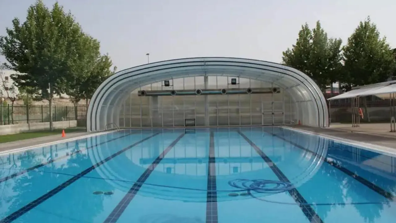 Piscina municipal climatizada de Herrera.