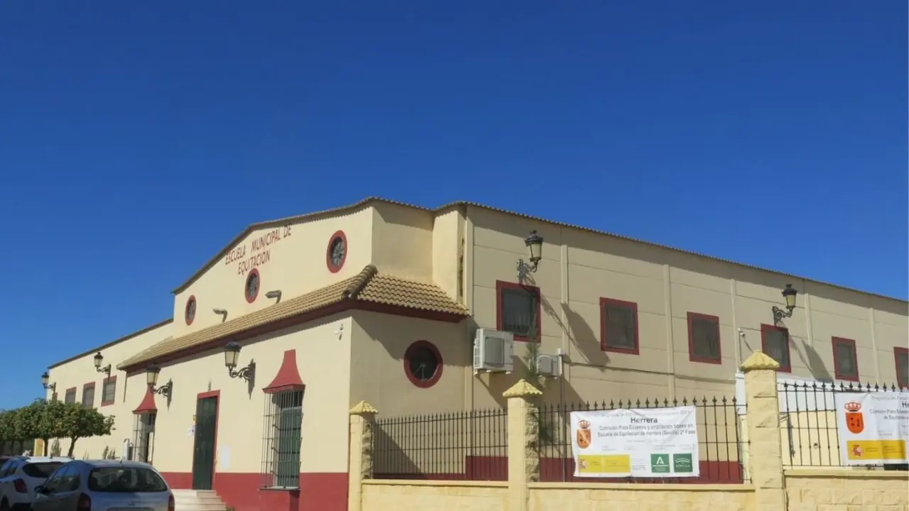 Escuela de Equitaci&oacute;n Municipal de Herrera.