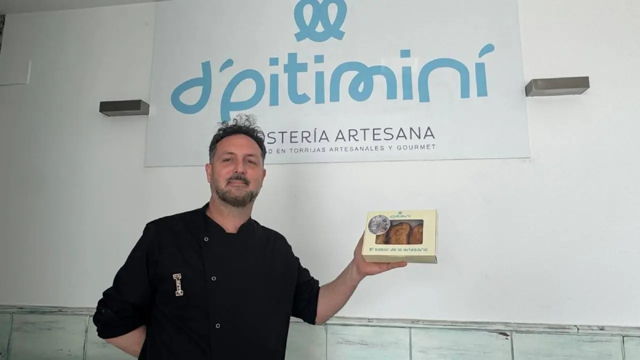 Iv&aacute;n Rom&aacute;n, propietario de la reposter&iacute;a D'Pitimin&iacute;