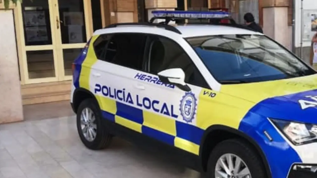 Imagen de archivo veh&iacute;culo Polic&iacute;a Local de Herrera.