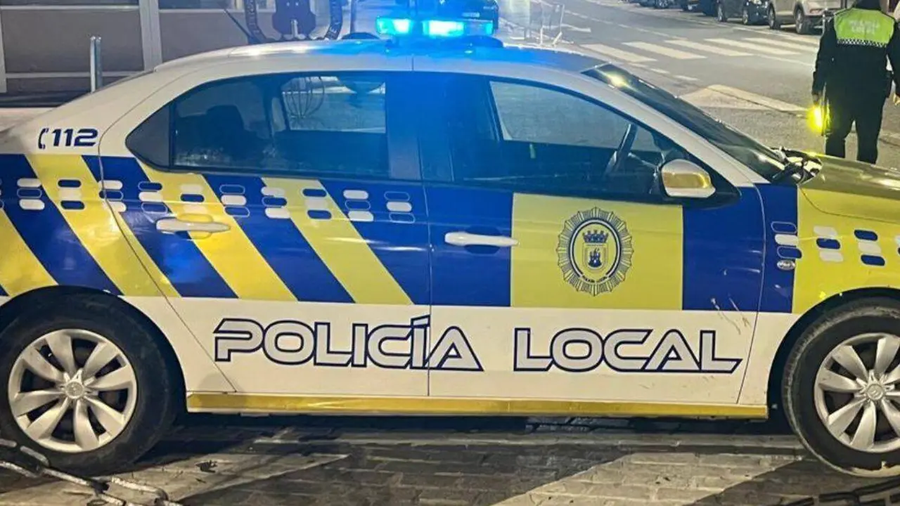Veh&iacute;culo de la Polic&iacute;a Local de Cantillana. Imagen de archivo.