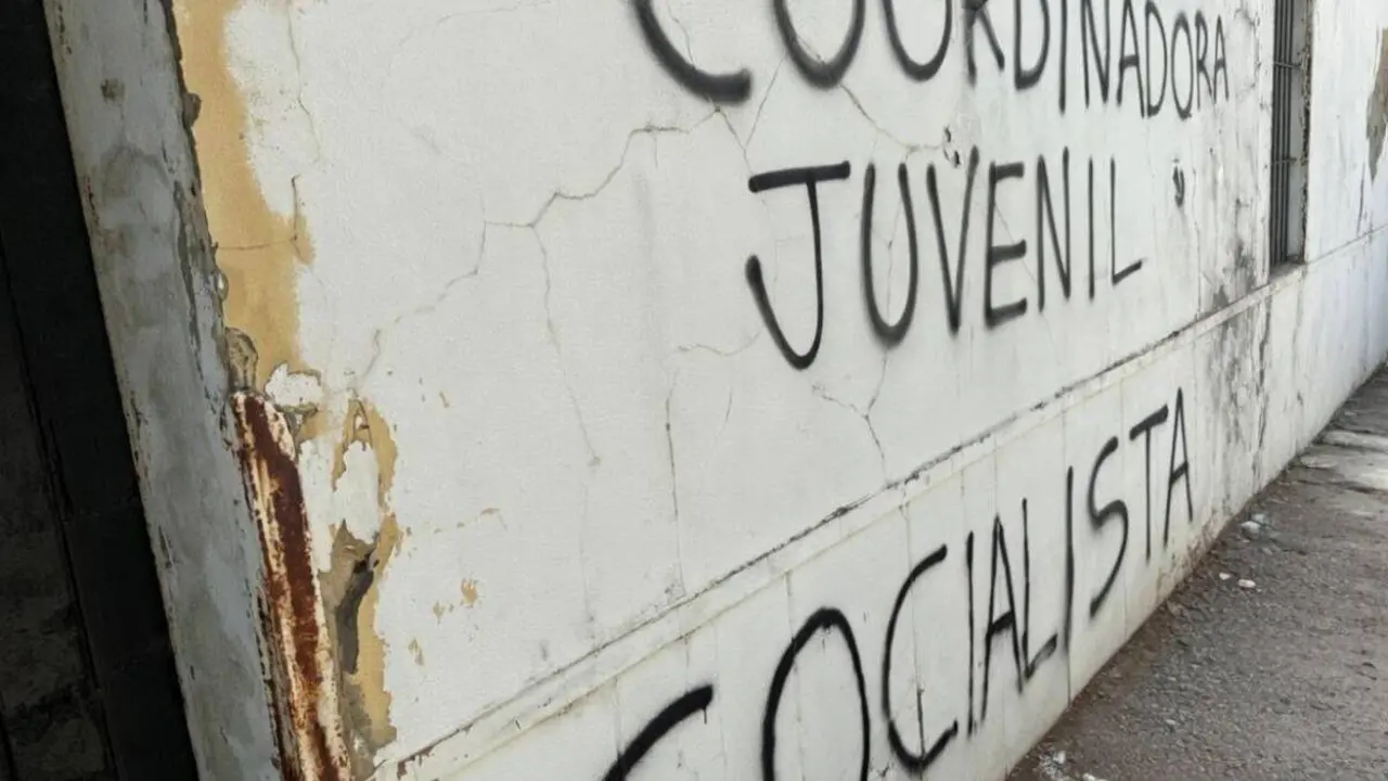 Pintadas en Carmona. Imagen compartida por el alcalde.