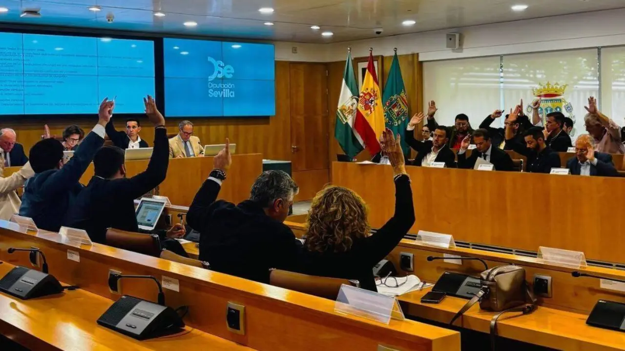 Junta general del Consorcio de Bomberos de Sevilla con la incorporaci&oacute;n de Estepa y Guillena.