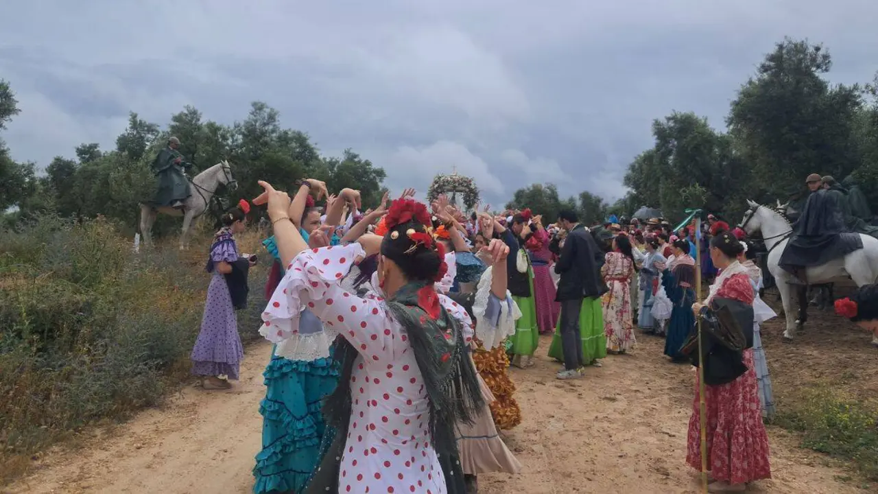Romeros acompa&ntilde;ando a Nuestra Se&ntilde;ora del Rosario de F&aacute;tima.