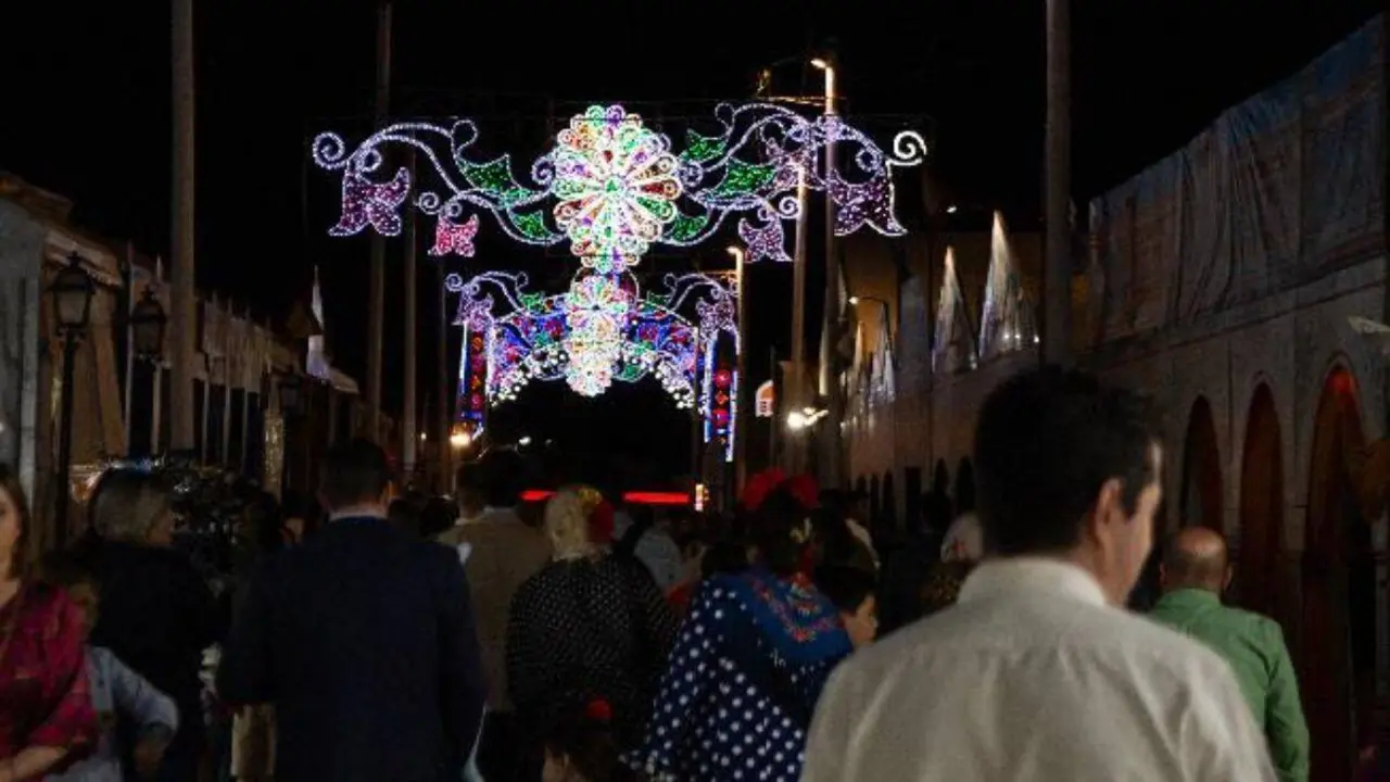 Feria de Carmona. Imagen de archivo del alcalde, Juan &Aacute;vila.