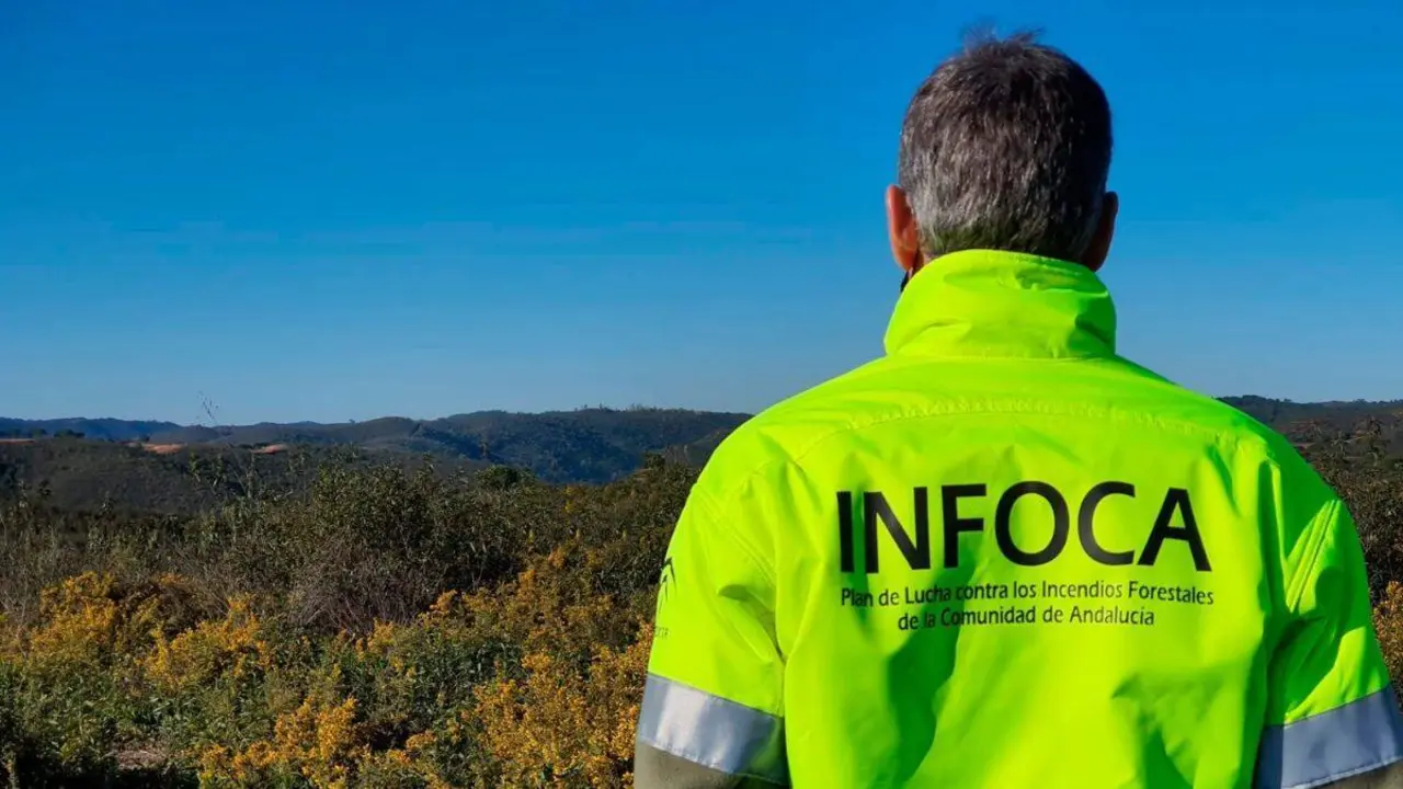 Personal de INFOCA. Imagen de archivo.