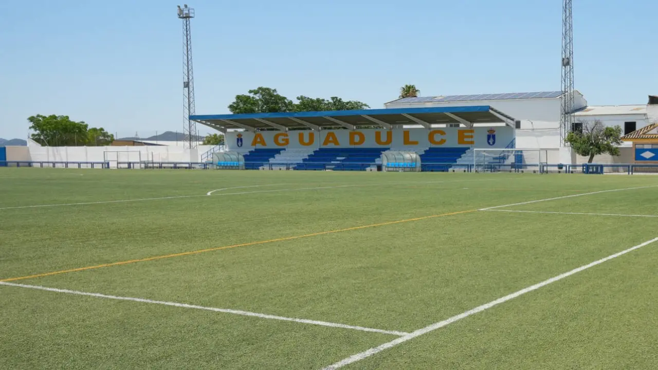 Campo de f&uacute;tbol de Aguadulce.
