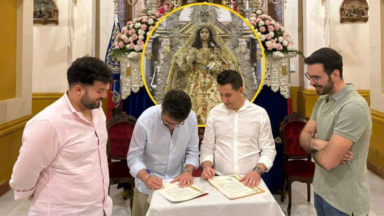 Momento de la firma de la renovaci&oacute;n del contrato de la B.M. de Arahal con la Virgen de Montemayor de Arahal
