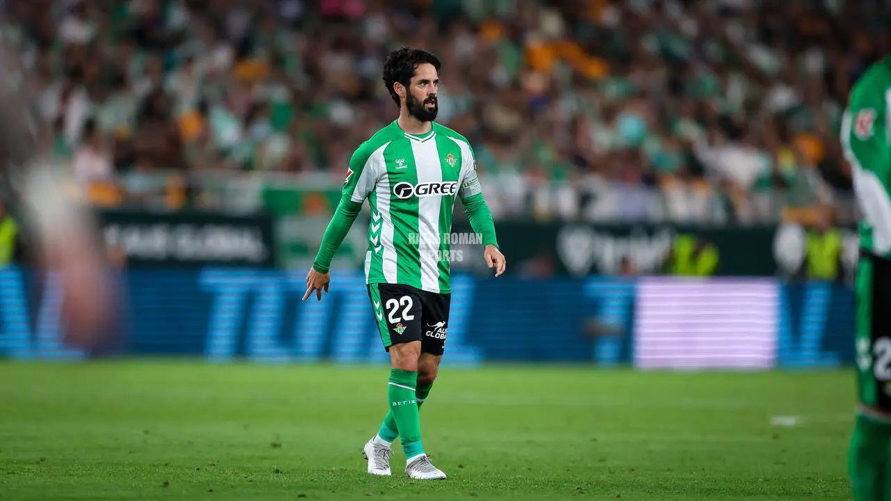 Isco en un encuentro de LaLiga 25-26