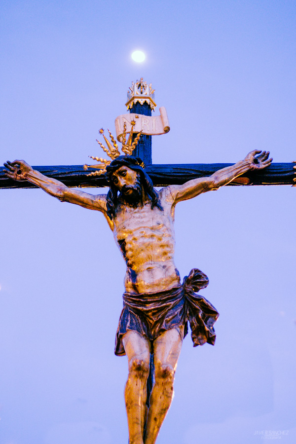 Hoy se ha retirado del culto la imagen del Cristo de la Veracruz para su restauración