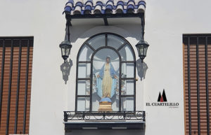 Los vecinos del Almorrón han repuesto al culto una nueva Virgen, en el lugar de la que fue robada