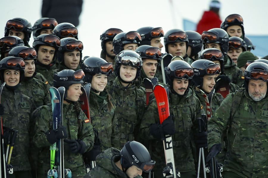 La princesa de Asturias participa en los ejercicios de montaña con sus compañeros de la Academia General Militar de Zaragoza en el Pirineo aragonés