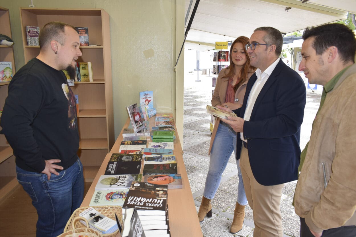 Inaugurada la VI Feria del Libro de Los Palacios y Vfca. (5)
