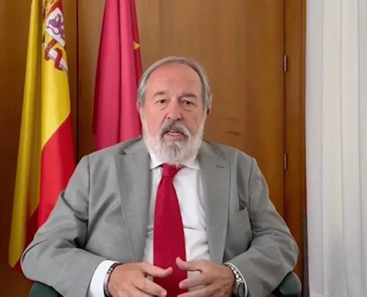 Alfonso Carmona, presidente del Colegio de Médicos de Sevilla habla sobre cuánto gana un médico en Andalucía